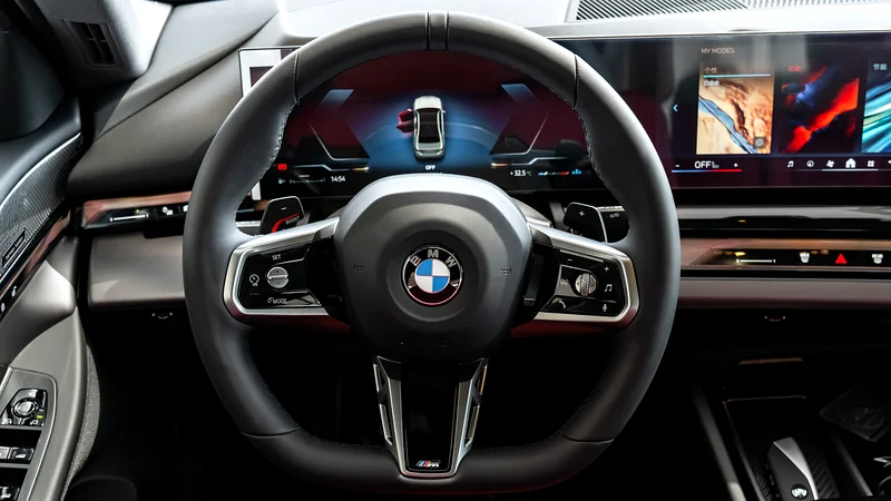 BMW 5-Series 530Li 2025