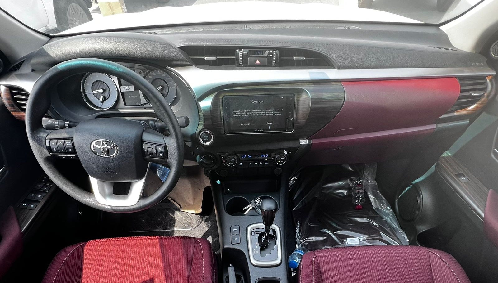 2025 Toyota Hilux SR5