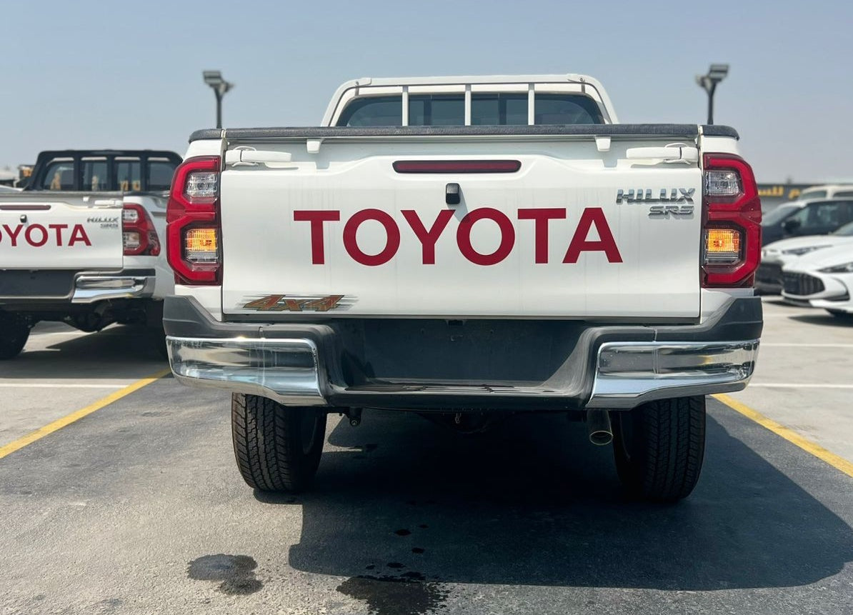 2025 Toyota Hilux SR5