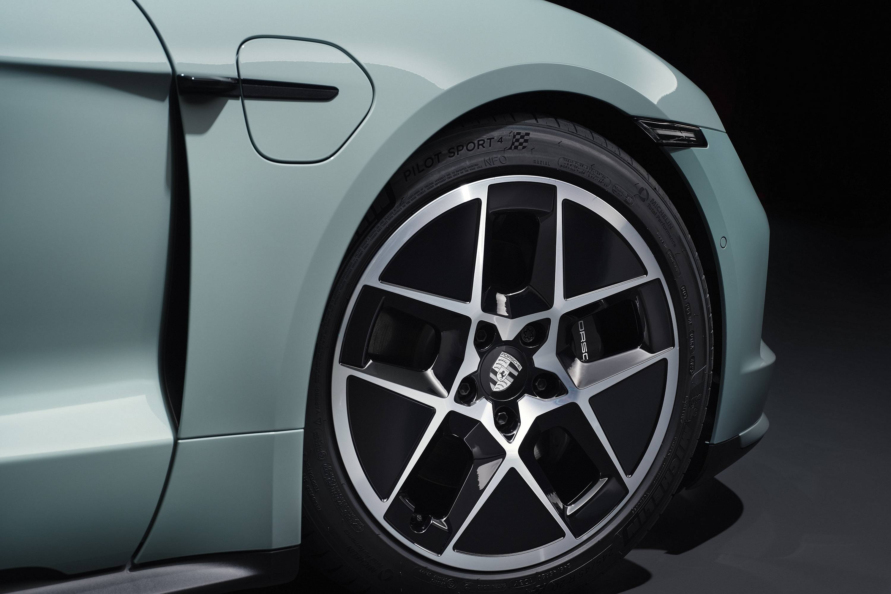 2025 Porsche Taycan