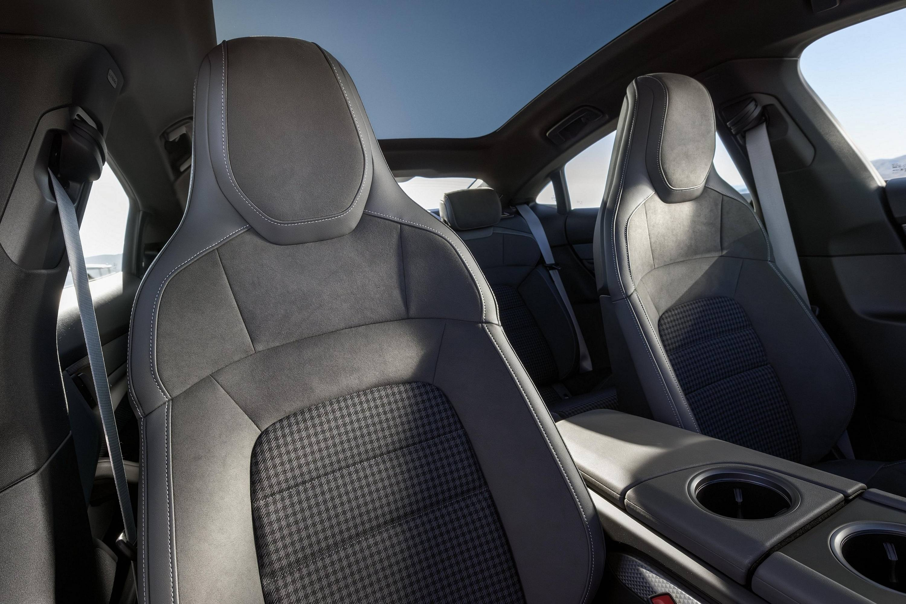 2025 Porsche Taycan