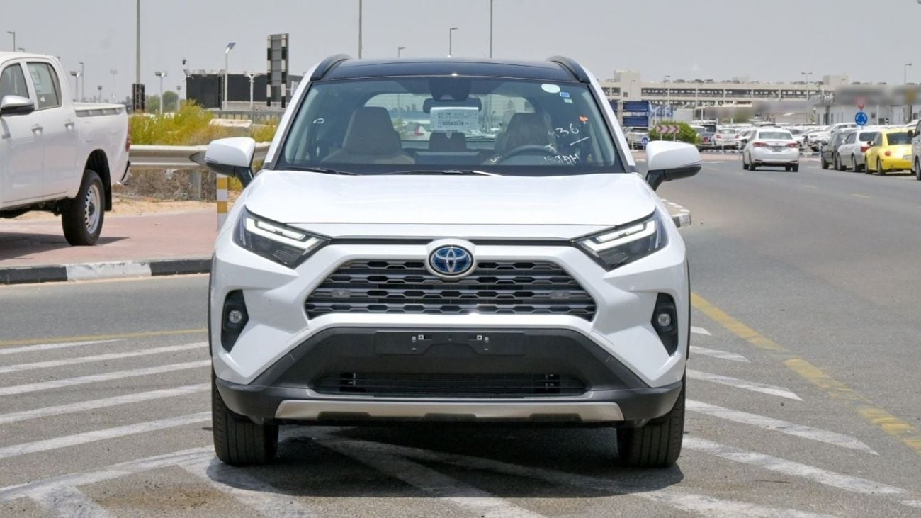 2024 Toyota RAV4 XLE Hybrid White