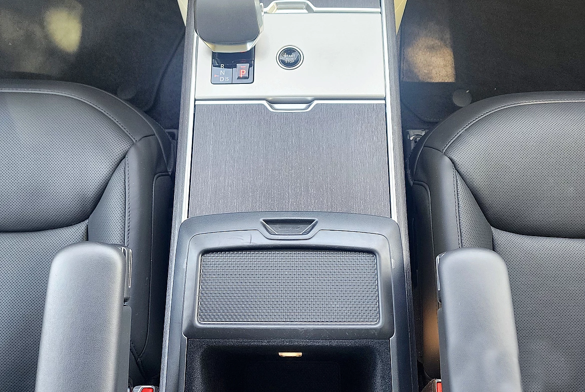 Range Rover Vogue Black Edition 2024
