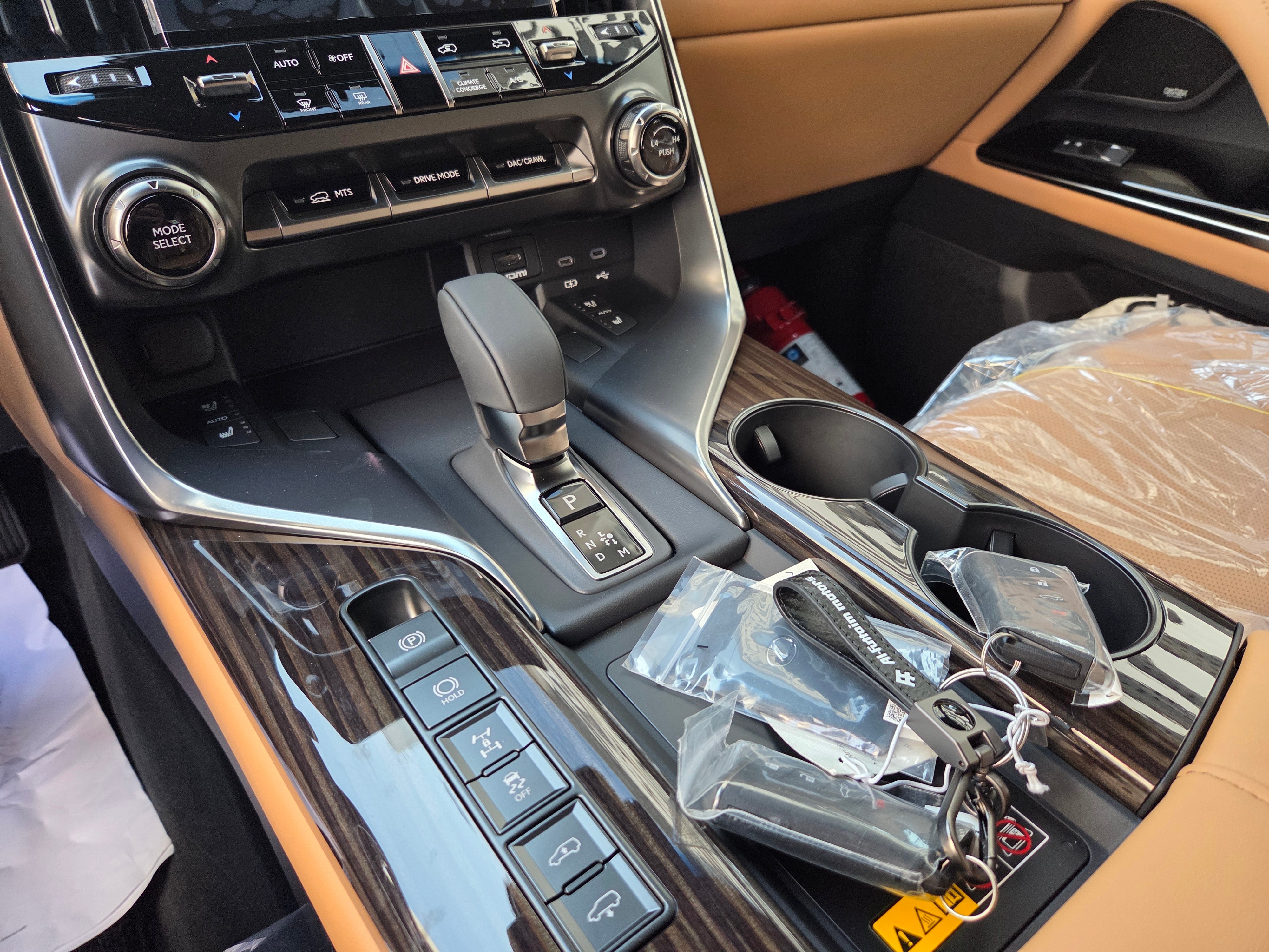 Lexus LX 700h 2025 black