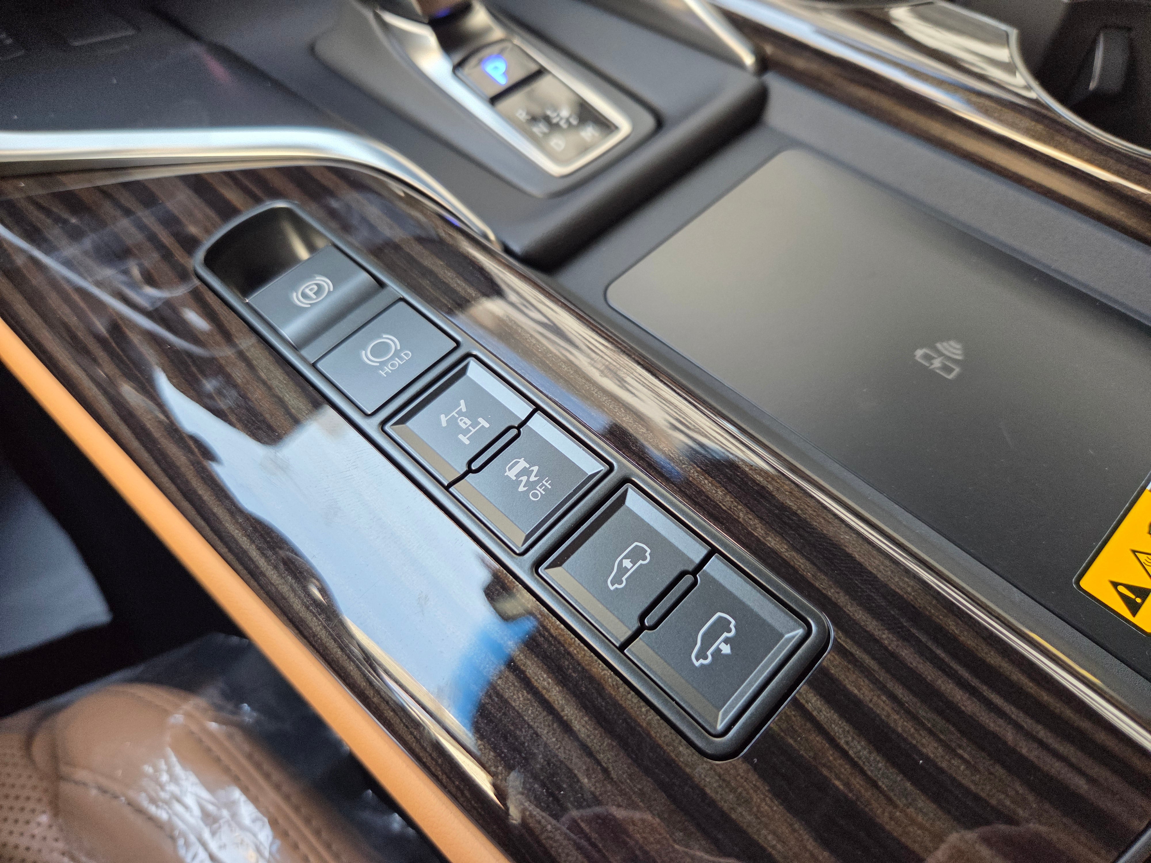 Lexus LX 700h 2025 black