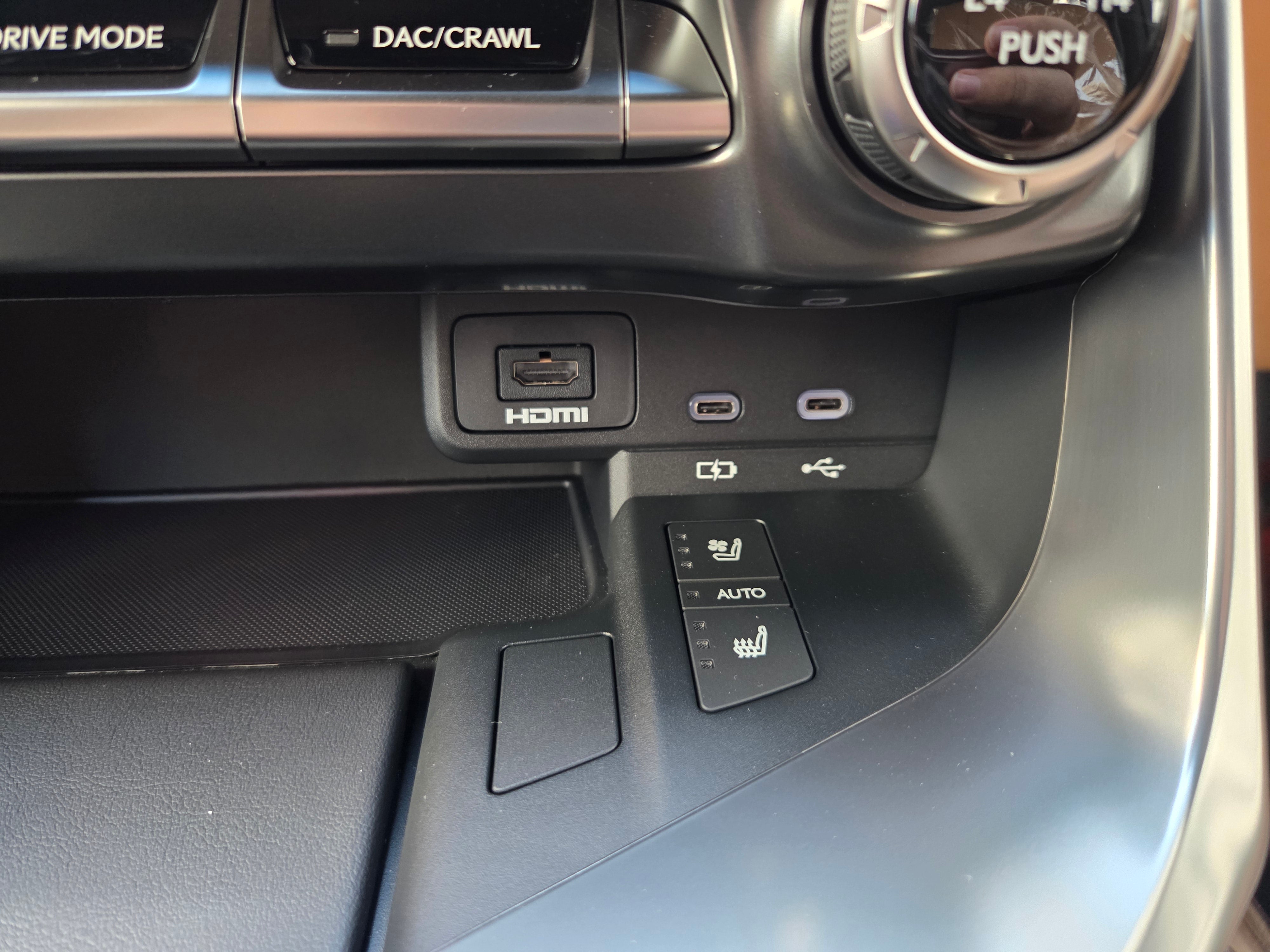 Lexus LX 700h 2025 black
