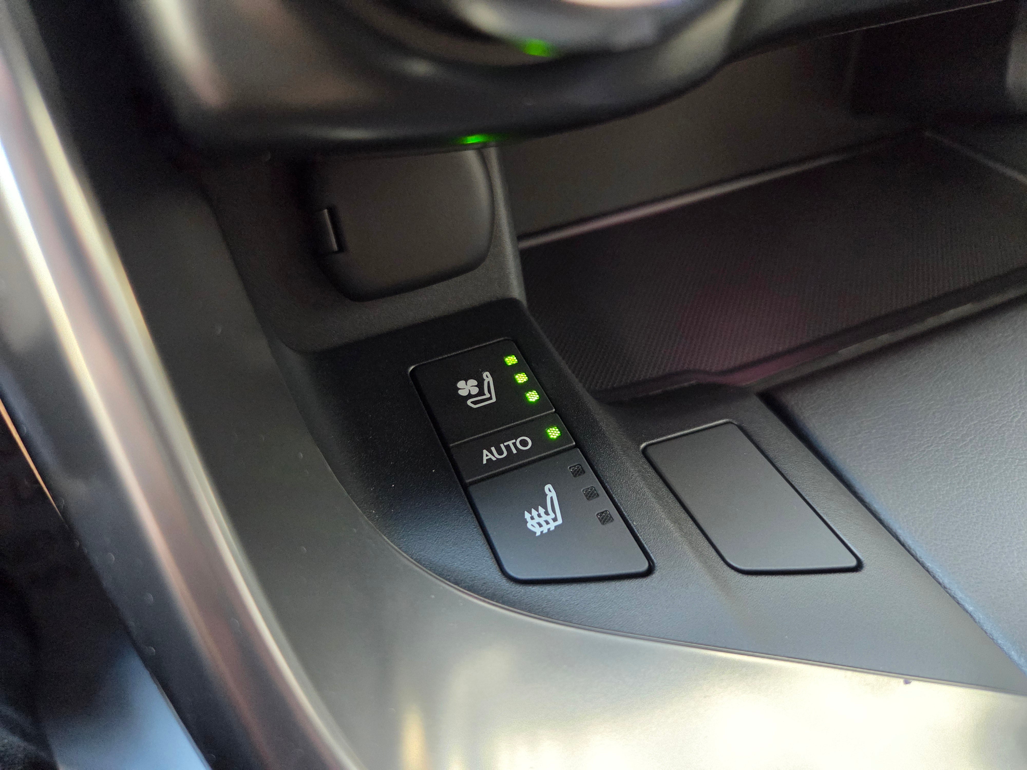 Lexus LX 700h 2025 black