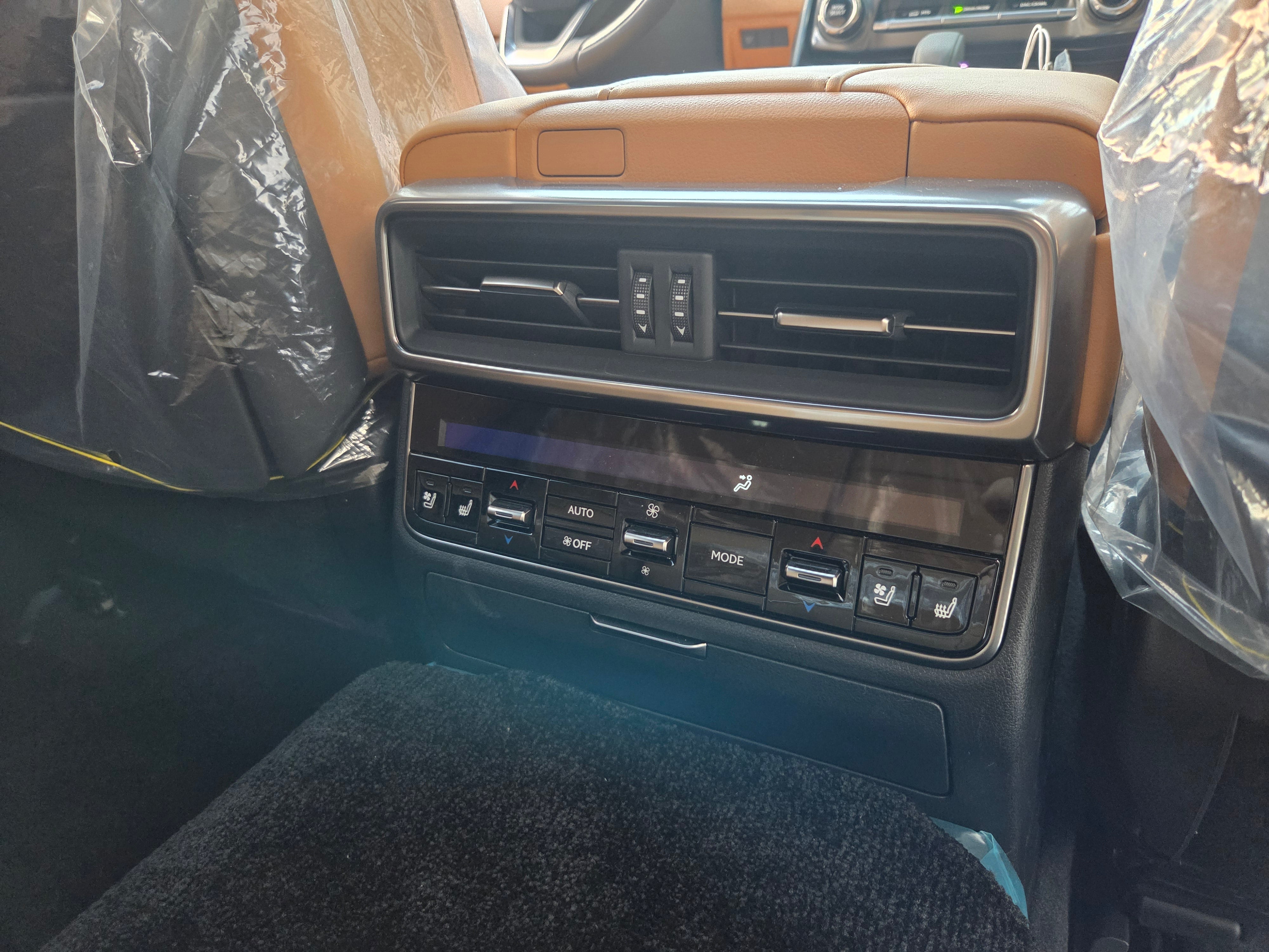 Lexus LX 700h 2025 black