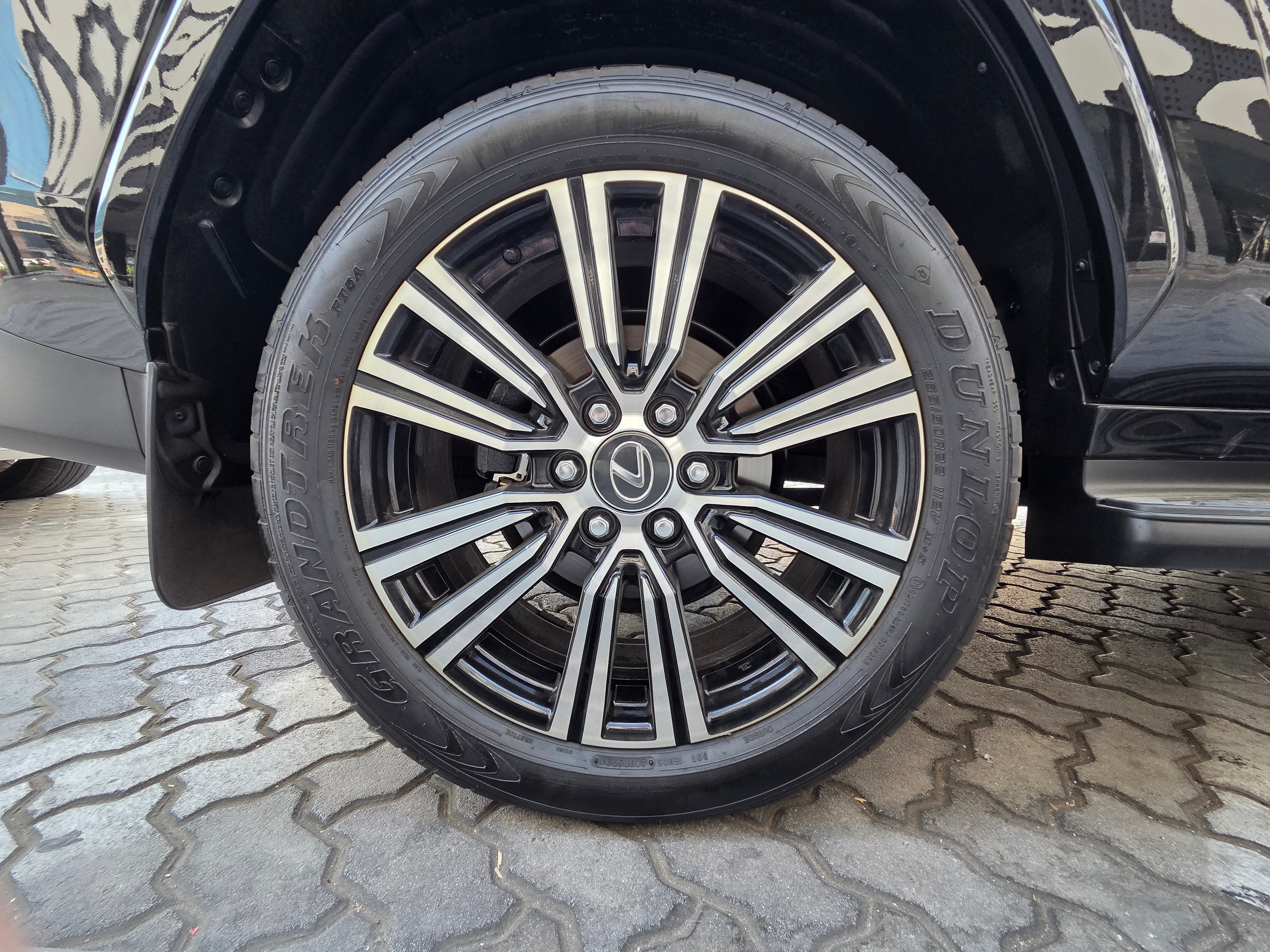 Lexus LX 700h 2025 black