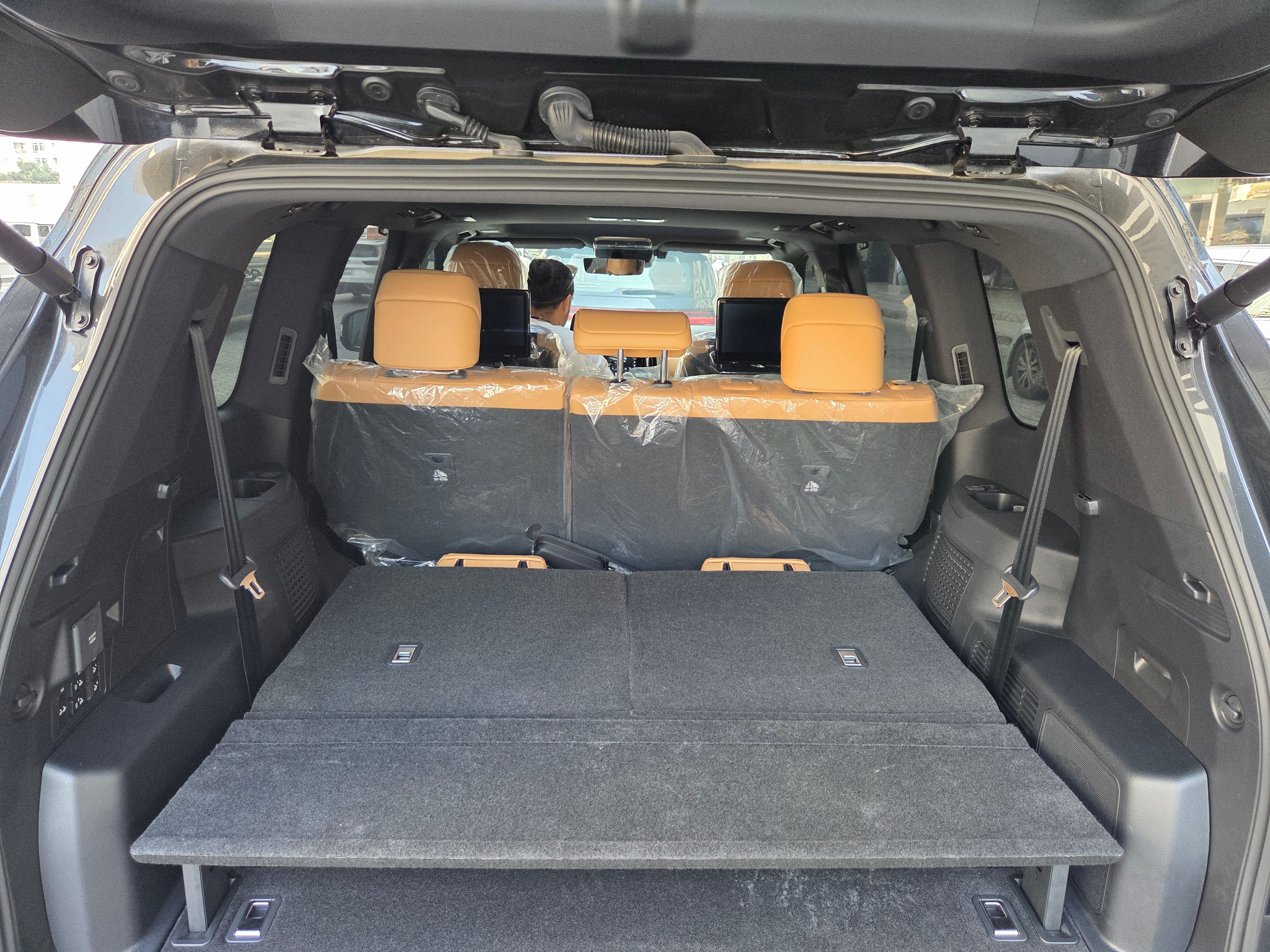 Lexus LX 700h 2025 black