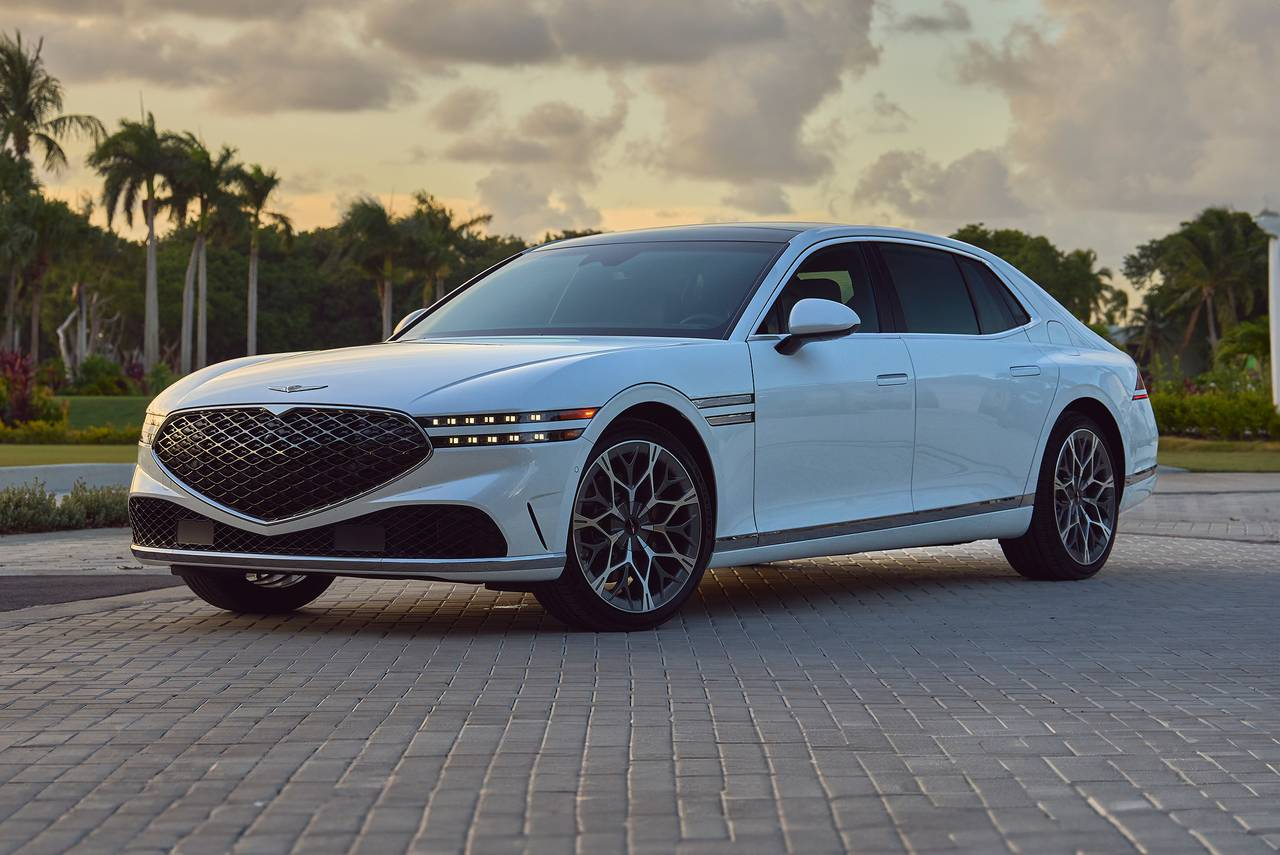 2025 Genesis G90 3.5T E-Supercharger
