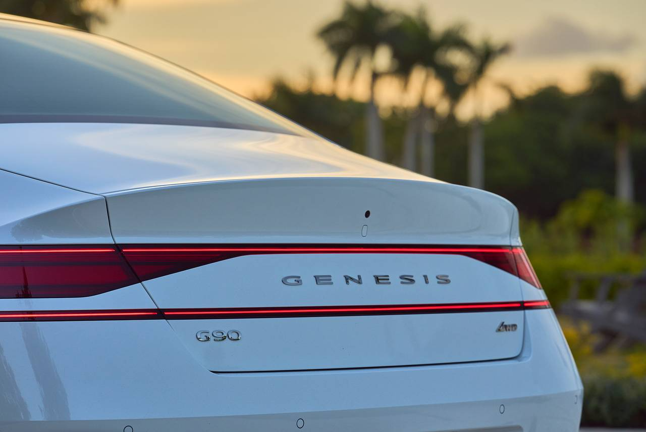 2025 Genesis G90 3.5T E-Supercharger