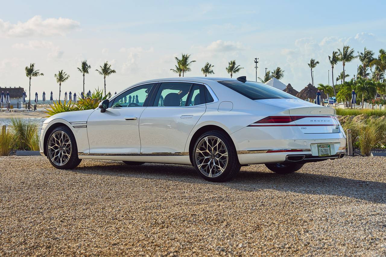 2025 Genesis G90 3.5T E-Supercharger