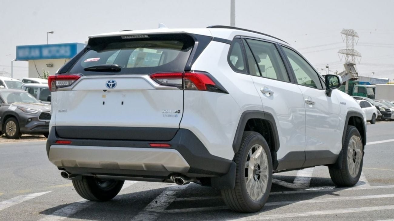2024 Toyota RAV4 XLE Hybrid White
