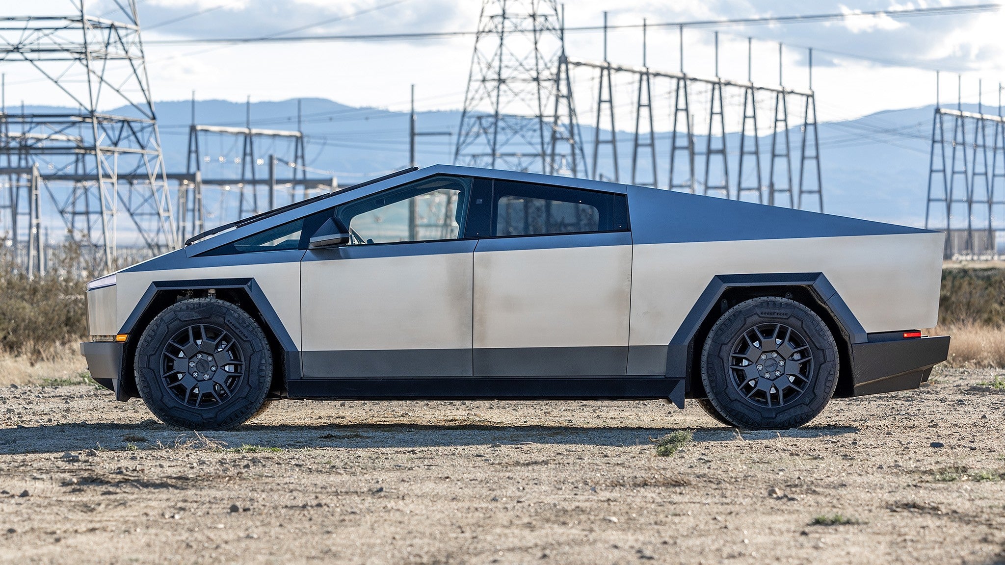 2025 Tesla Cybertruck