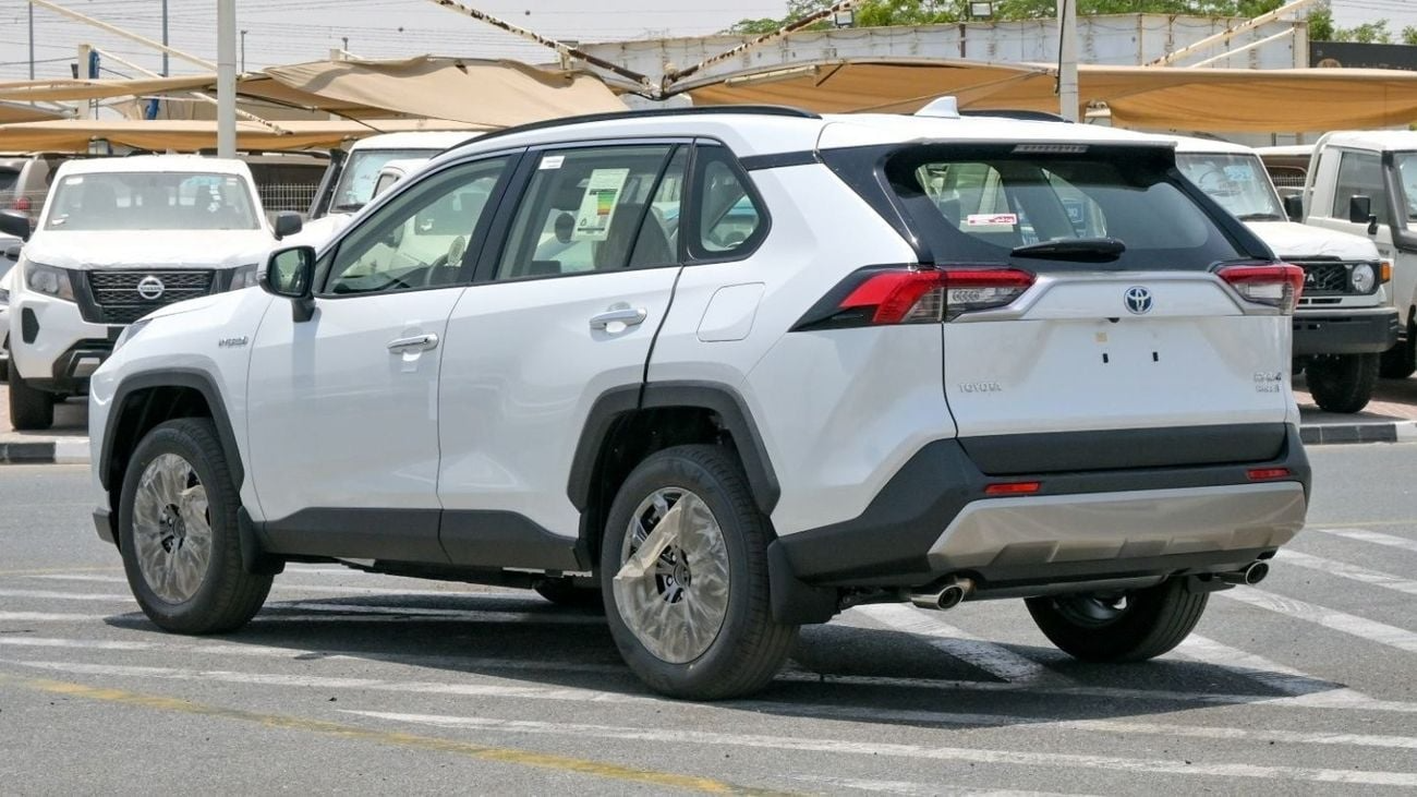 2024 Toyota RAV4 XLE Hybrid White