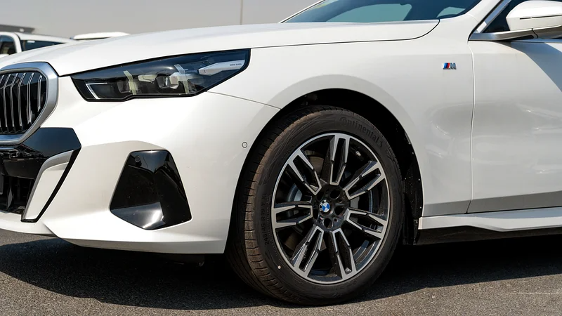 BMW 5-Series 530Li 2025