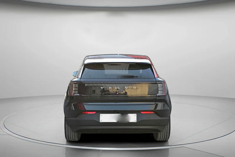 Volvo EX30 Plus 2024