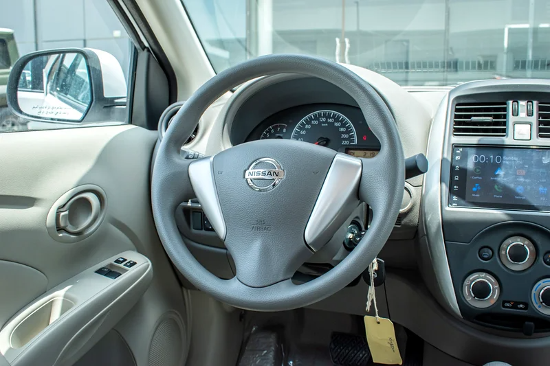 Nissan Sunny Base 2025