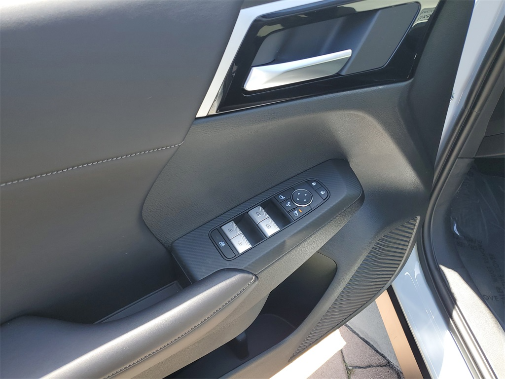 2025 Mitsubishi Outlander SE PHEV