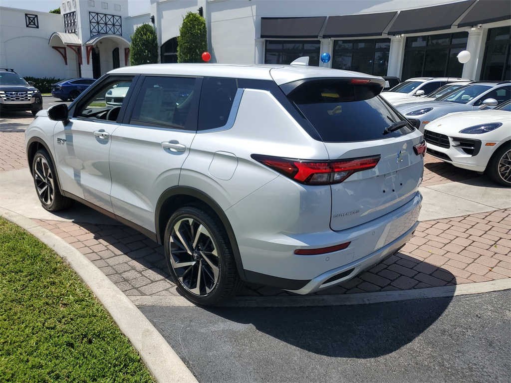 2025 Mitsubishi Outlander SE PHEV