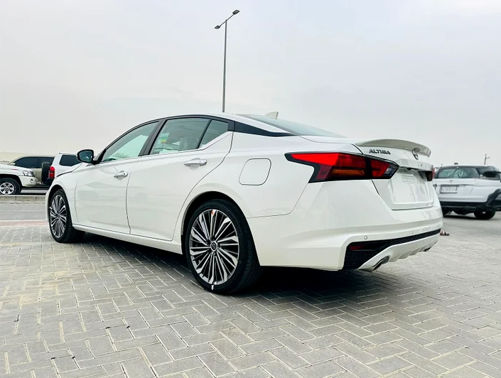 Nissan Altima SV 2025