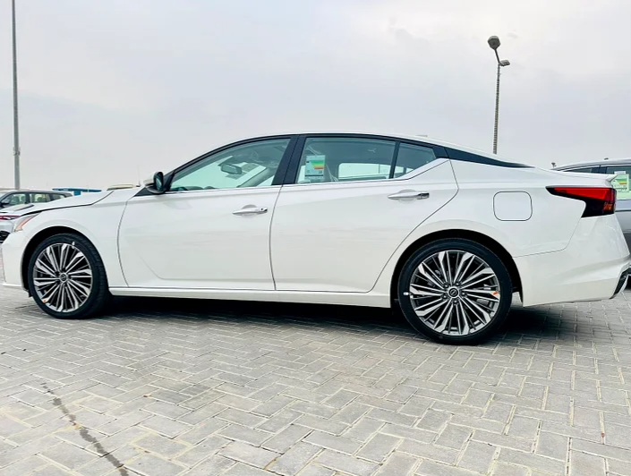Nissan Altima SV 2025