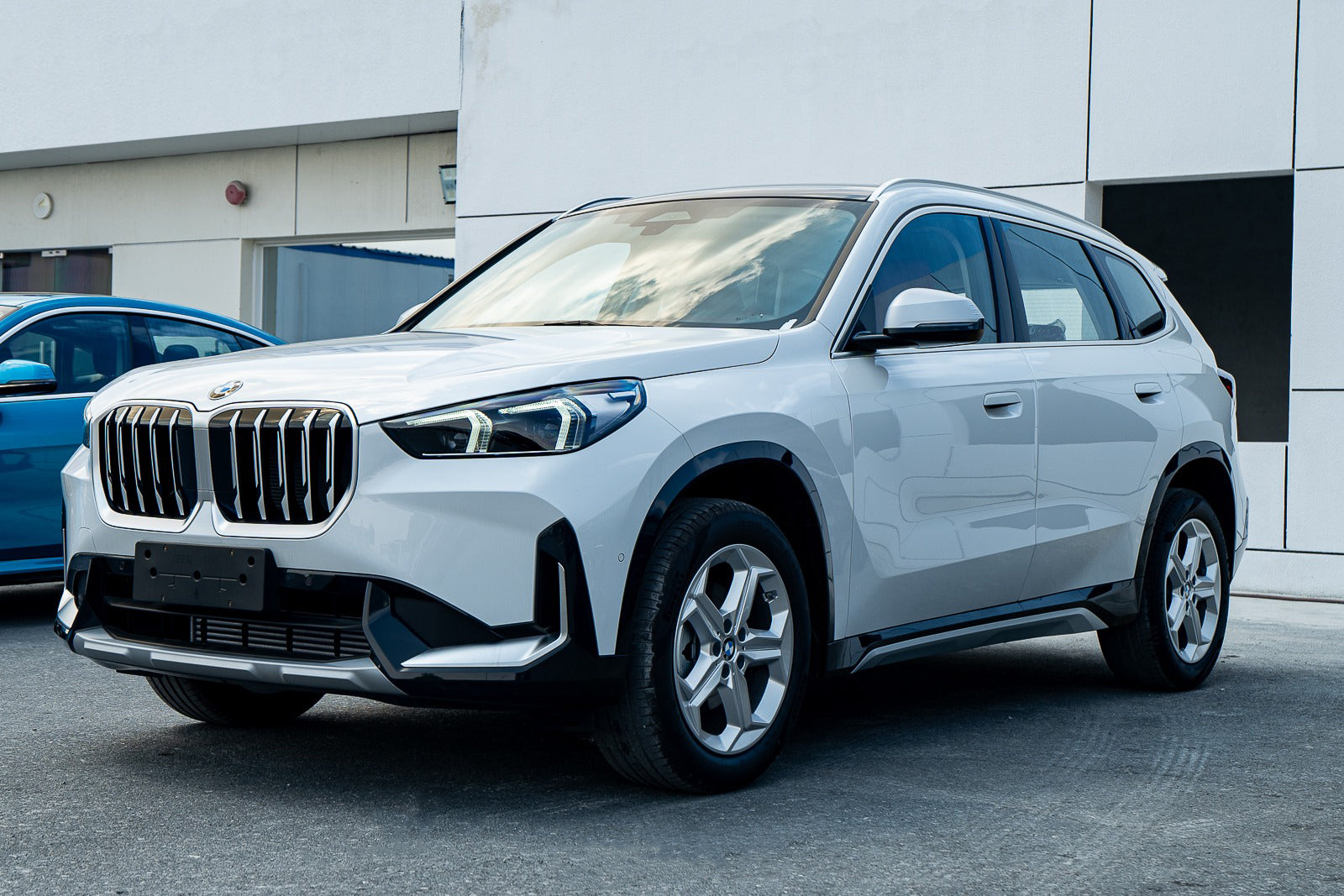 2025 BMW X1 sDrive 20Li White Exterior