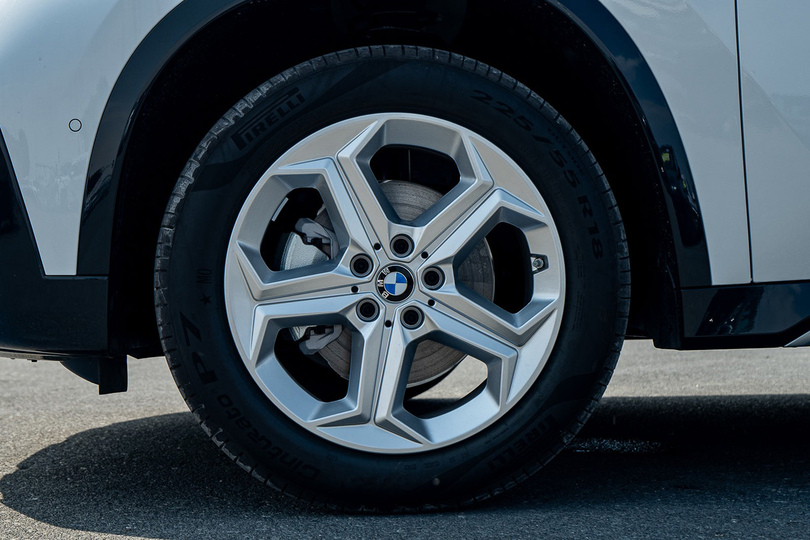 2025 BMW X1 sDrive 20Li White Exterior