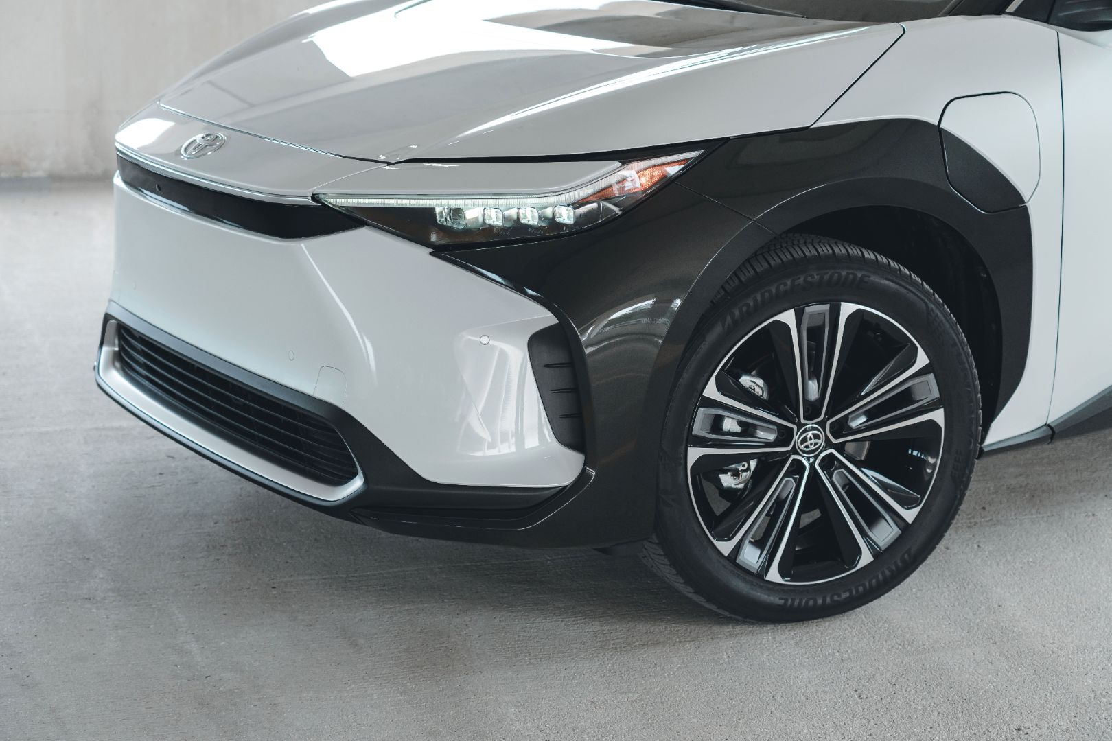 2025 Toyota bZ4X Full Option