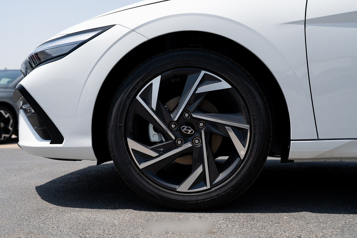 Hyundai Elantra Elite 2025 White chinese spec