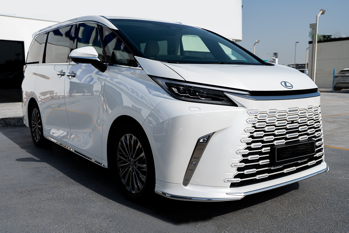 Lexus LM 350h 2025