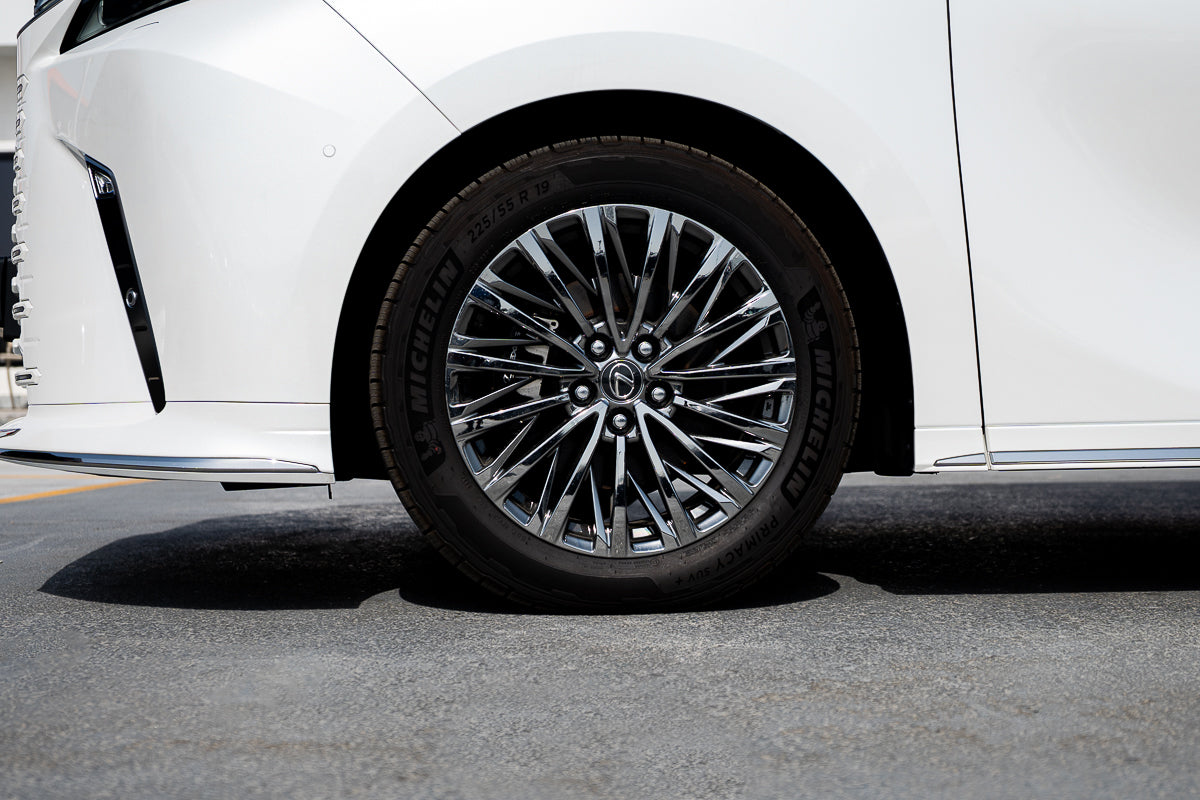 Lexus LM 350h 2025