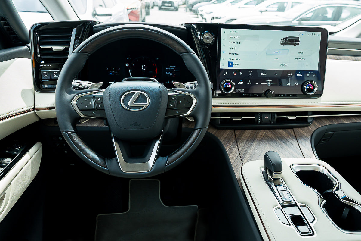 Lexus LM 350h 2025
