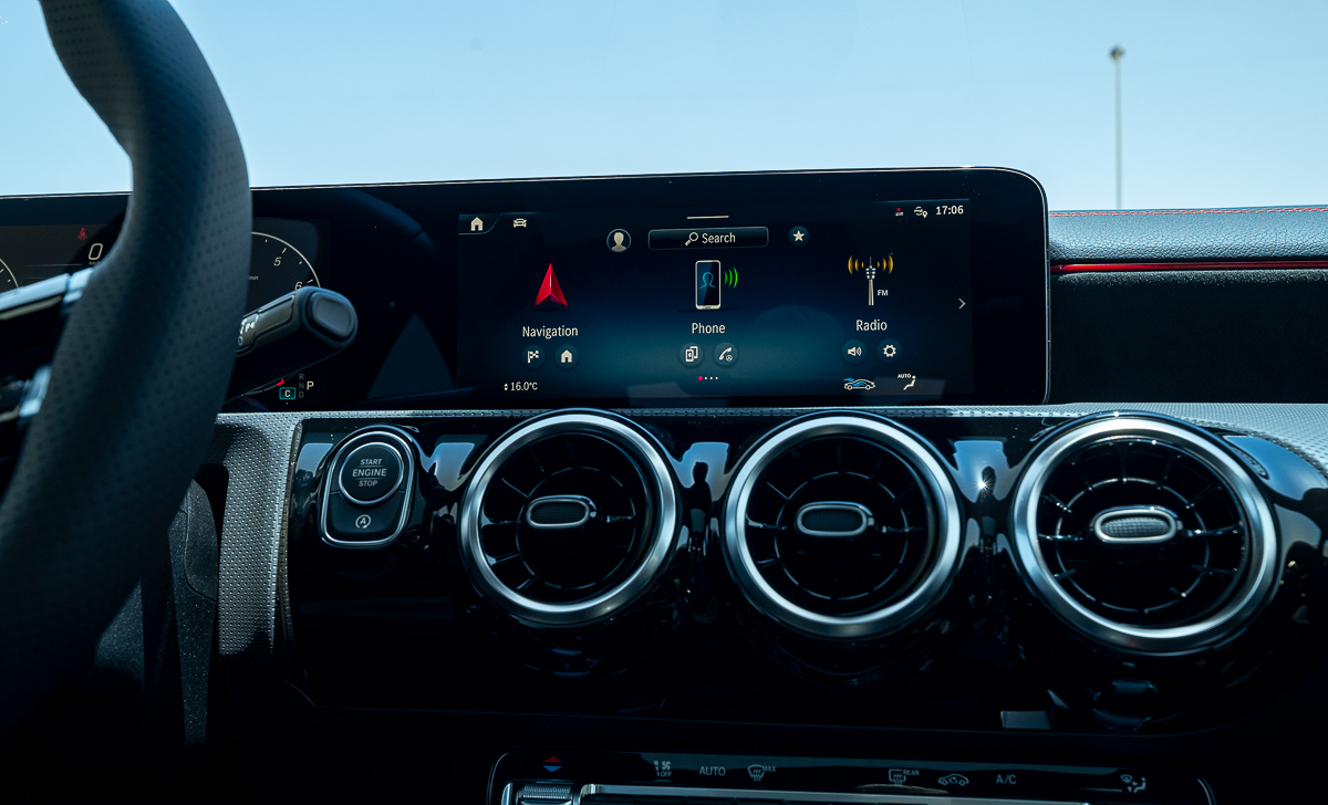 Mercedes-Benz CLA 200 2025 White