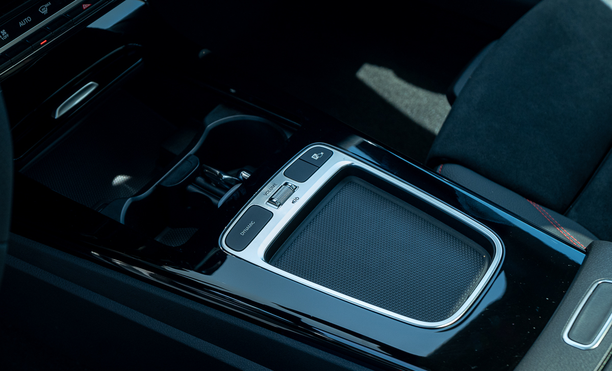 Mercedes-Benz CLA 200 2025 White