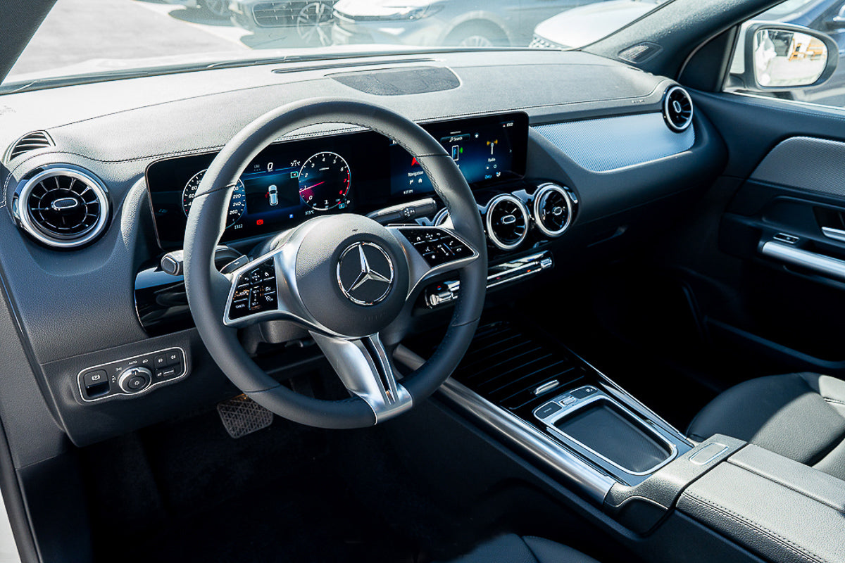 Mercedes-Benz GLA 200 2025 White