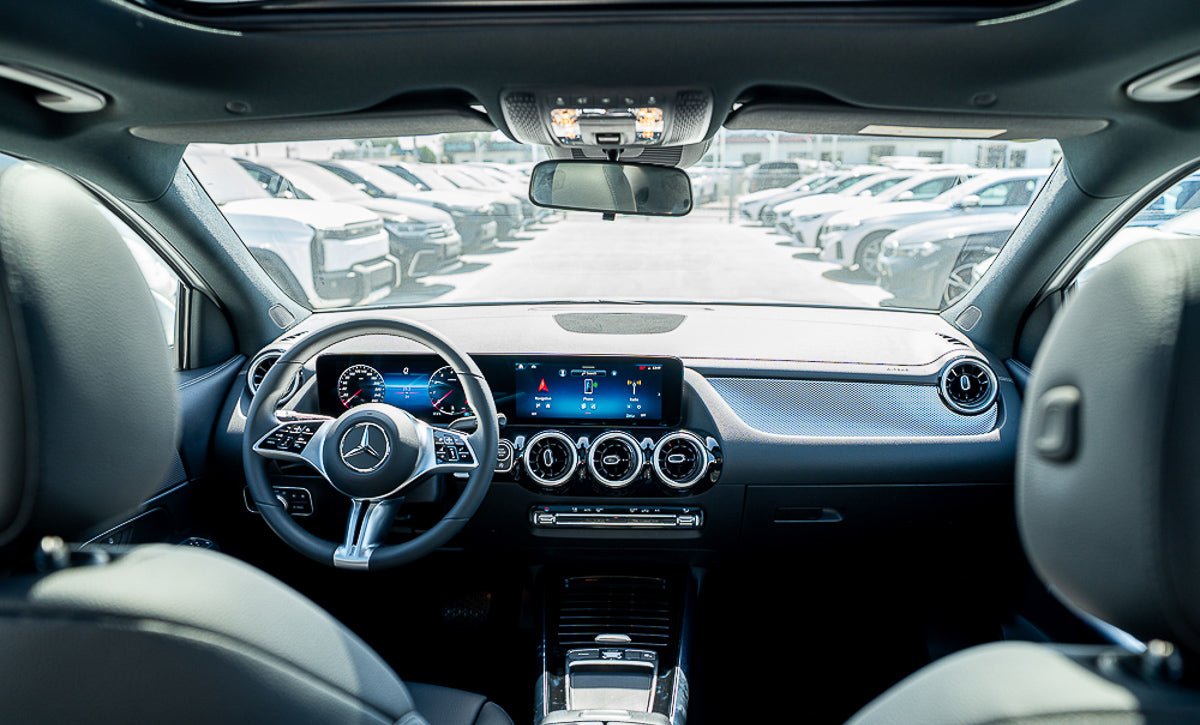 Mercedes-Benz GLA 200 2025 White