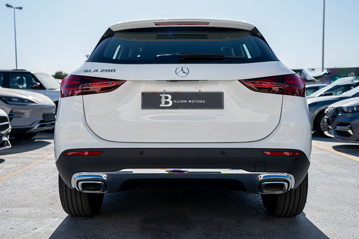 Mercedes-Benz GLA 200 2025 White