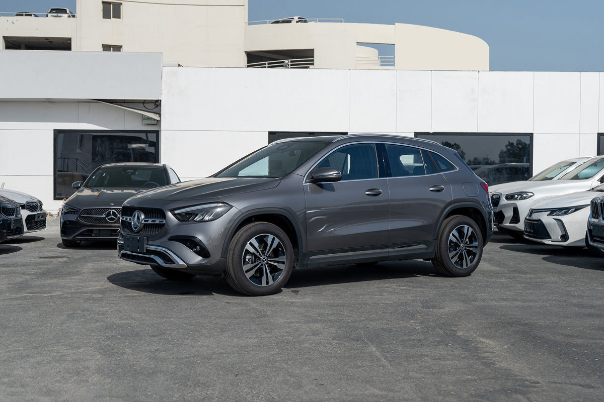 Mercedes-Benz GLA 200 2024 Grey