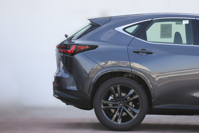 Lexus NX350 Hybrid 2025 Sonic Chrome Black