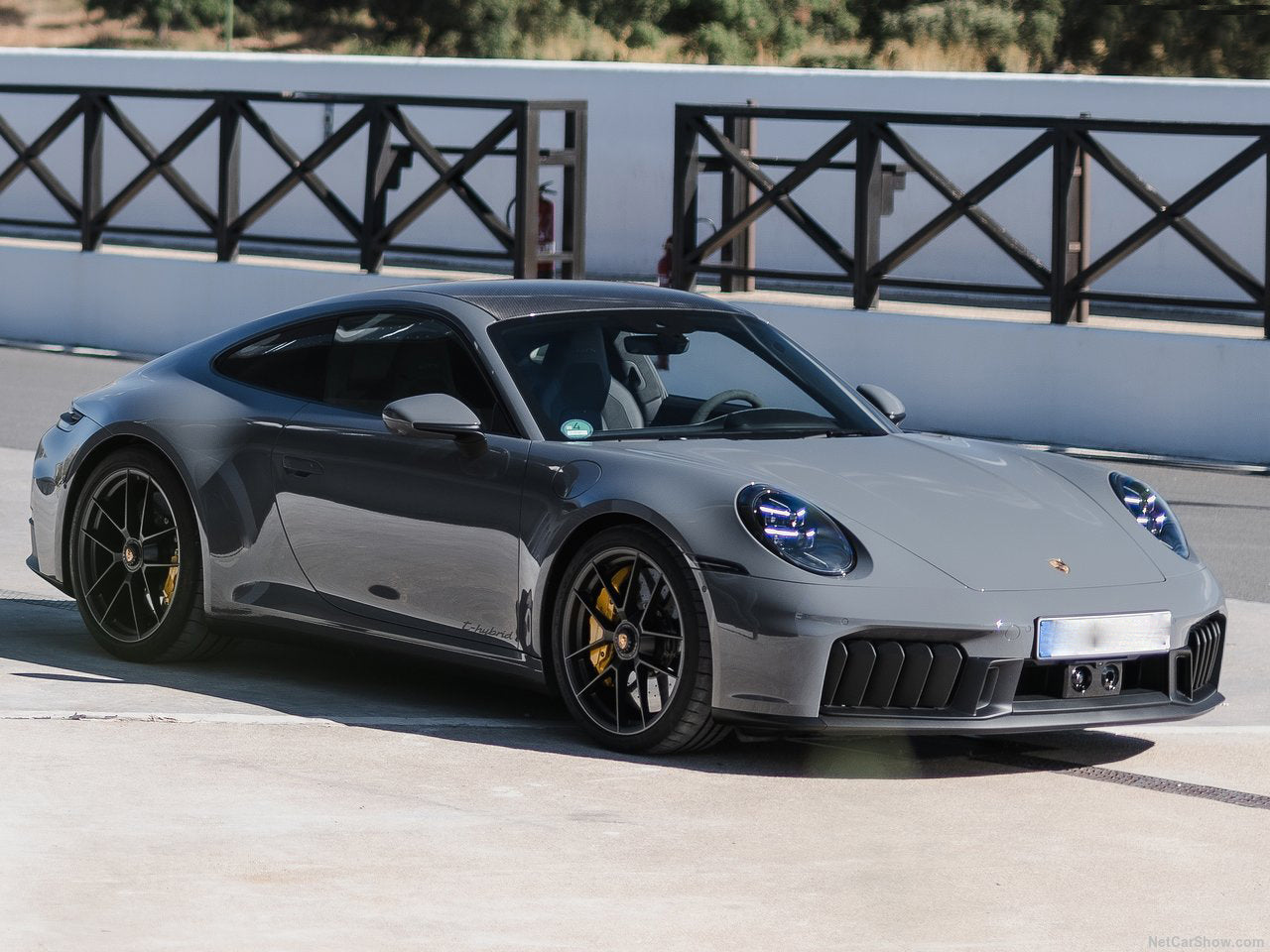 2025 Porsche 911 Carrera GTS