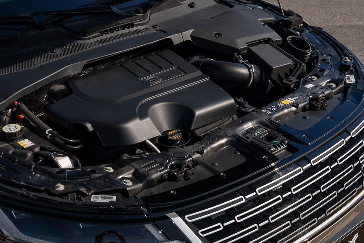 Range Rover Evoque Luxury Edition 2024 Silver Gray