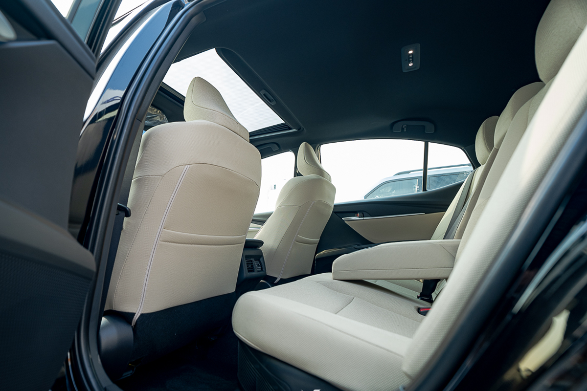 Toyota Camry E Plus HEV 2025 Black