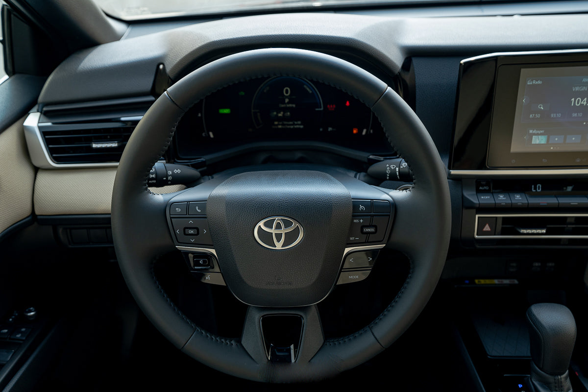 Toyota Camry E Plus HEV 2025 Black