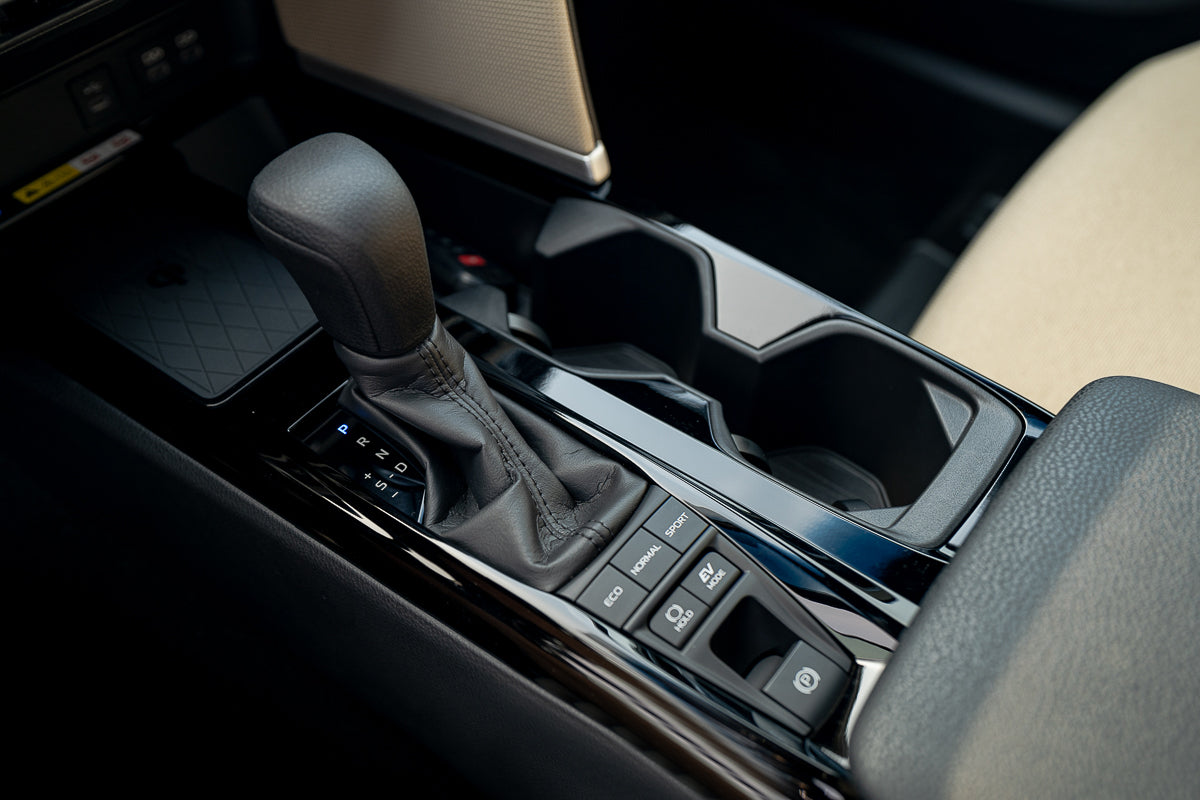 Toyota Camry E Plus HEV 2025 Black