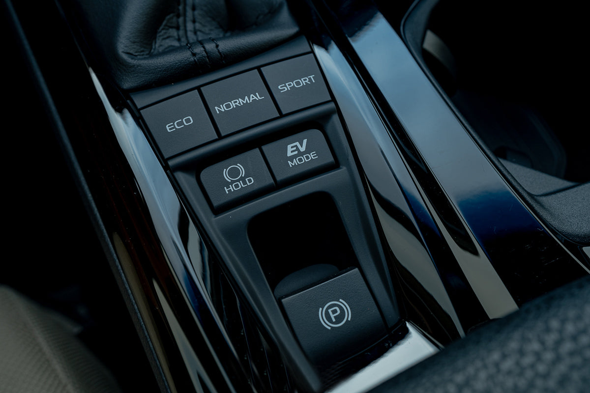 Toyota Camry E Plus HEV 2025 Black