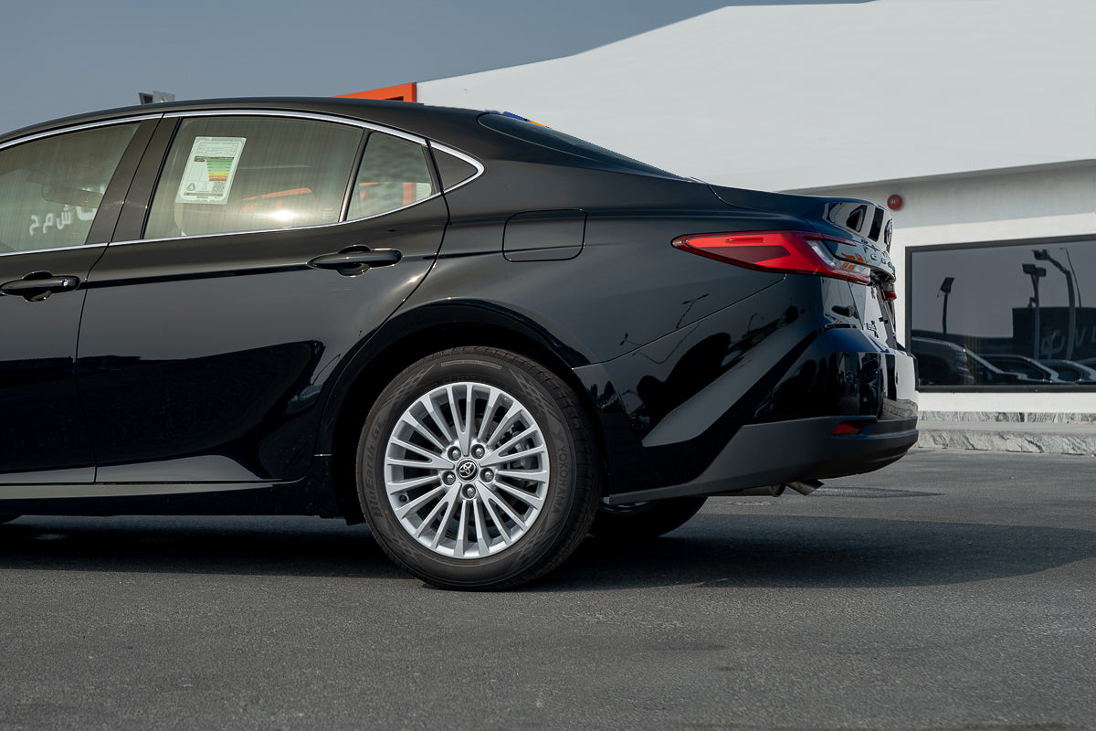 Toyota Camry E Plus HEV 2025 Black