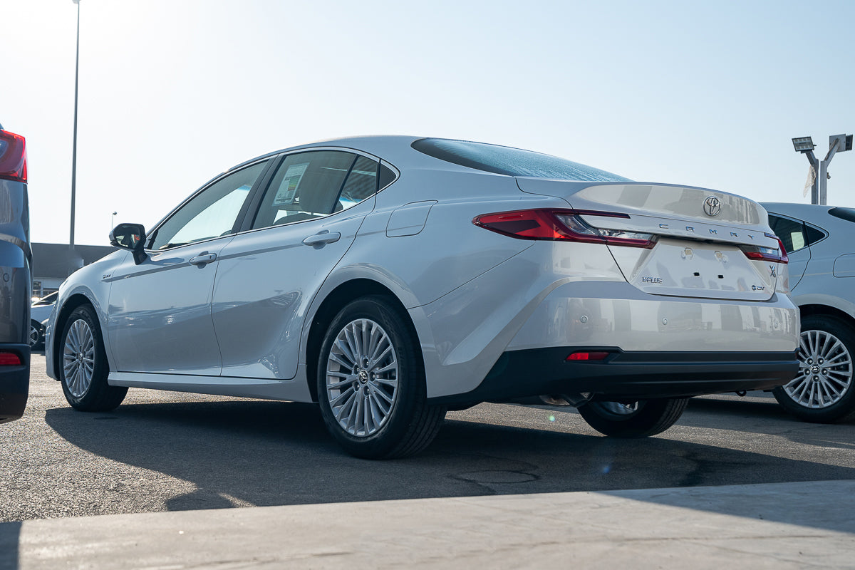 Toyota Camry E Plus HEV 2025