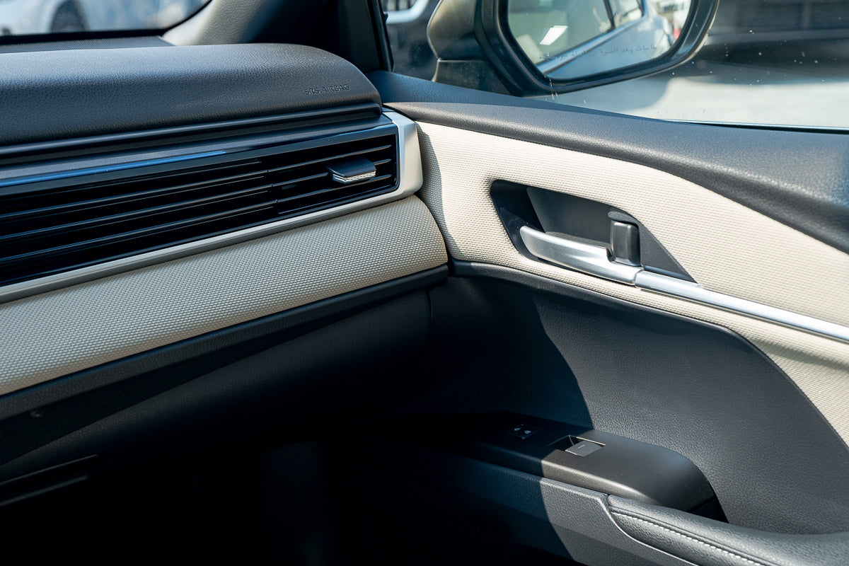 Toyota Camry LE 2.5L 2025 Dark Gray